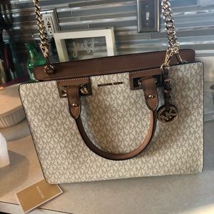 New Michael Kors Purse